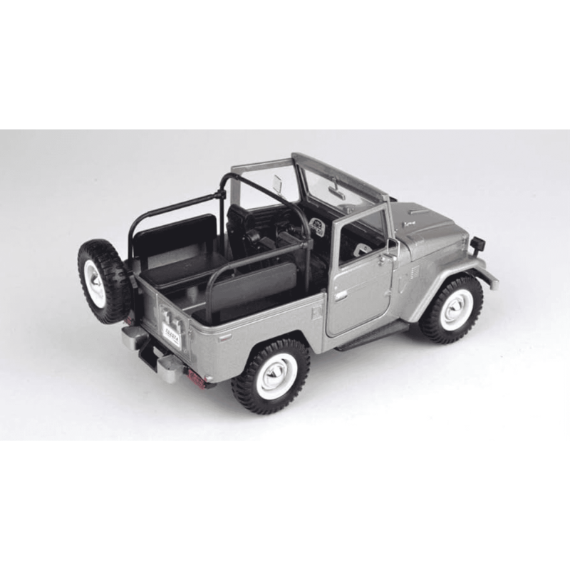 TOYOTA FJ 40 SILVER 