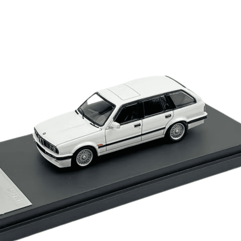 BMW E30 TOURING WHITE 